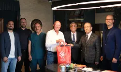 Bursa’ya dünyaca ünlü cerrah geldi! Türk hekimlere övgü yağdırdı
