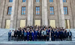 TBMM Başkanı Kurtulmuş İmam Hatip Lisesini mecliste ağırladı