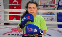 Zihinsel engelli Yarennur muay thai sporuyla hayata tutunuyor