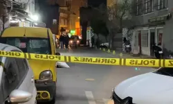 Fatih'te cadde üzerinde rast gele ateş eden şüpheliler kaçtı
