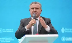 Bakan Bak: Türkiye spor tesislerinde devrim yaşıyor