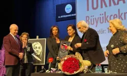 Kadınlar Günü'nde Türkan Şoray'ı duygulandıran sürpriz