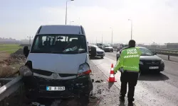 Kayseri'de kamyon servis minibüslerine çarptı