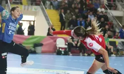A Milli Kadın Hentbol Takımı Karadağ'a kaybetti