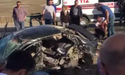 Erzurum'da kamyonet ile otomobil çarptı