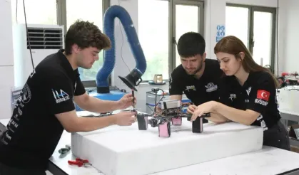 BTÜ ÖĞRENCİLERİNİN PROJESİNE TÜBİTAK'DAN BİRİNCİLİK!