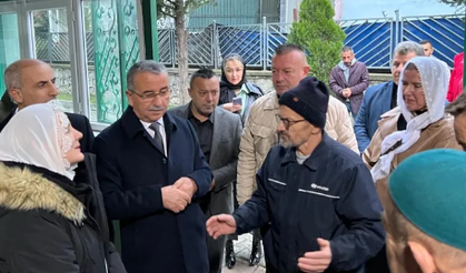 Kocaeli İzmit'te Başkan Hürriyet cemaatle bir arada