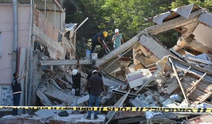 Balıkesir'de 879 artçı sarsıntı oldu