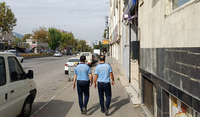 Büyükşehir zabıta ekiplerinden seyyar satıcılara geçit yok