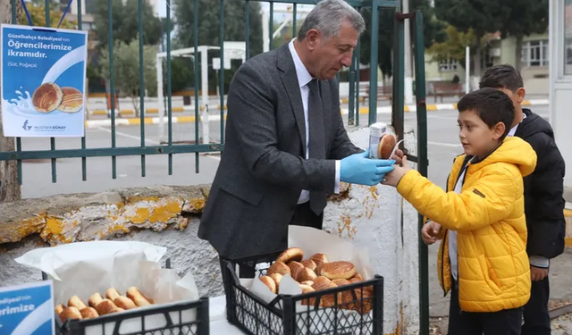 İzmir Güzelbahçe'den çocuklara okul sürprizi