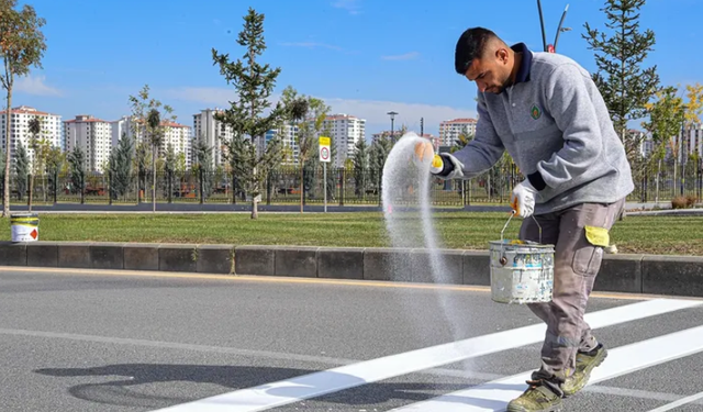 Malatya'da trafik güvenliği için yol çizgi çalışması yapıldı