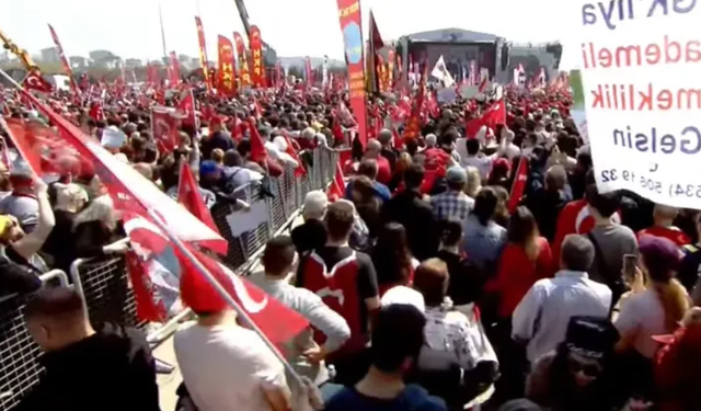 CHP, Maltepe’de özgürlük mitingi gerçekleştiriyor