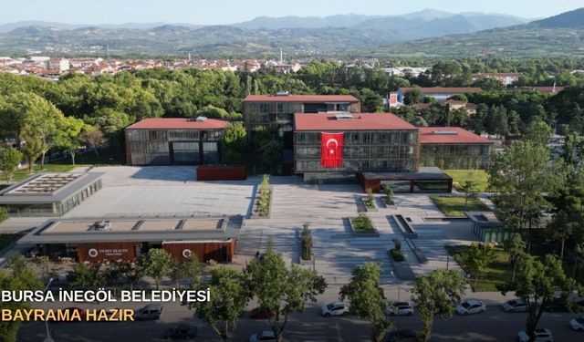 Bursa İnegöl Belediyesi bayrama hazır
