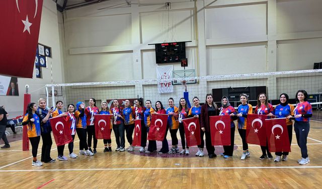 Bursa’nın sultanları sahaya indi bu kez anneler filede buluştu