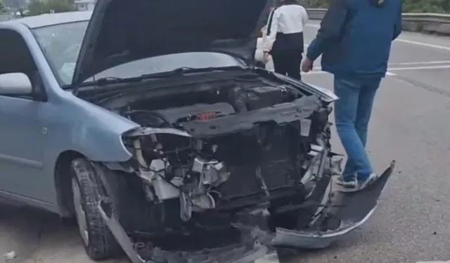Bursa'da kontrolden çıkan otomobil ters döndü
