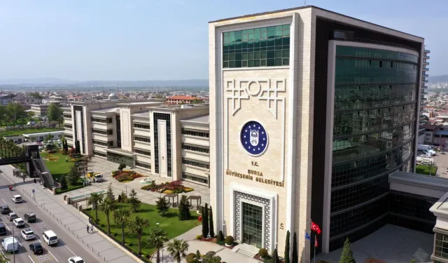 Bursa Büyükşehir’de liste kabarıyor: O isim de görevden alındı!