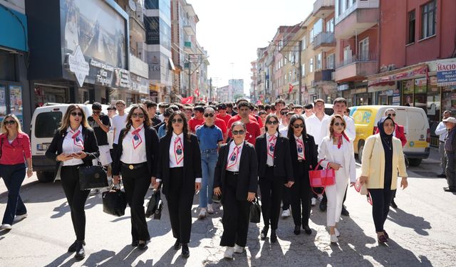 Yenişehir'de 19 Mayıs coşkusu sokaklara taştı!