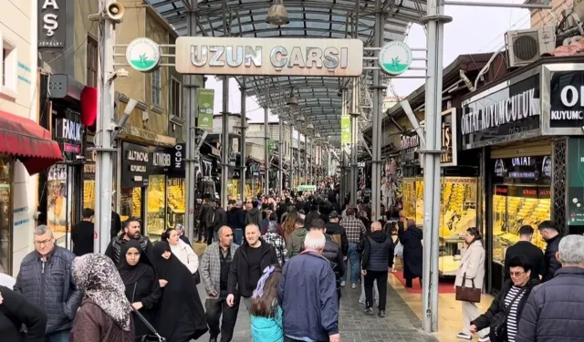 Bursa çarşısında bayram hareketliliği başladı!