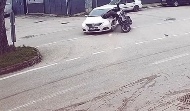 Bursa’da korkutan çarpışmada sürücü metrelerce öteye savruldu!