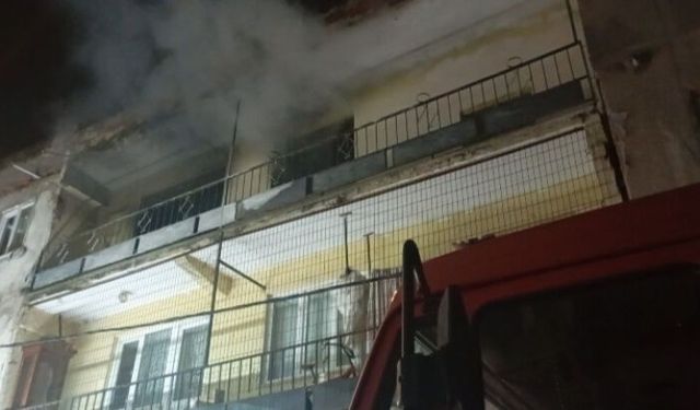 Bursa’da alevlere teslim olan bina kullanılamaz hale geldi!
