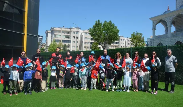 Bursa’da minik kalpler Emniyetle buluştu