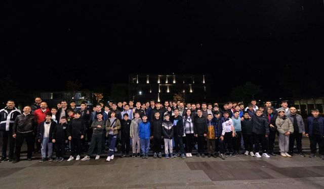Bursa İnegöl Belediyesi öğrencileri robot yarışmasına götürdü