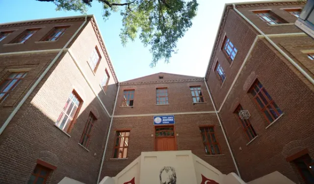 Bursa'da şaşırtan karar! 161 yıllık okulun kaderi belli oldu