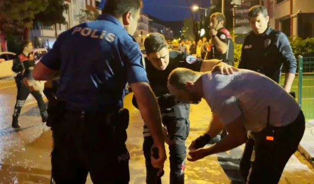 Bursa’da Kan Donduran Olay: Kızını Rahatsız Ettiği İddiasıyla Gencin Kulağını Kesti!