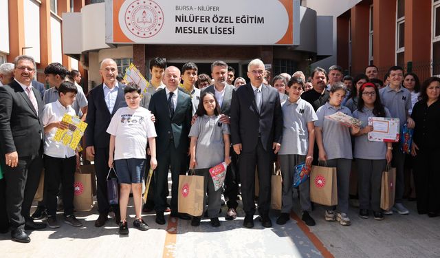 Başkan Vekili Biba’dan öğrencilere özel karne hediyesi
