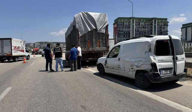 Bursa’da feci kaza! Otoyolda 4 araç birbirine girdi