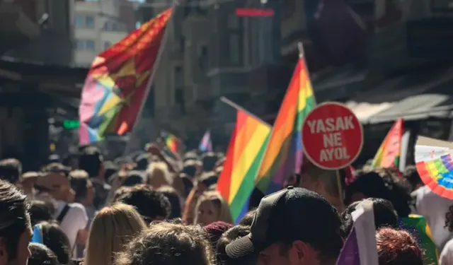 Türkiye'de LGBTİ+ hesaplarına erişim engeli kararı
