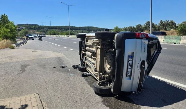 Kontrolden çıkan otomobil hurdaya döndü!