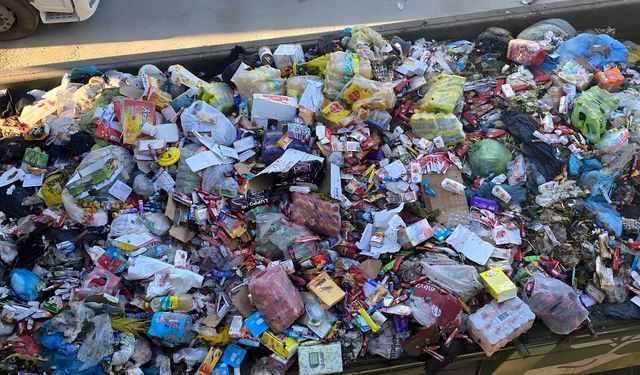 Bursa’da gıda skandalı: Halkın sağlığını hiçe sayan depo böyle görüntülendi!