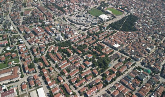 İnegöl’de Arsa Fiyatları İl Olunca Artar mı? Yatırımcı Ne Yapmalı?