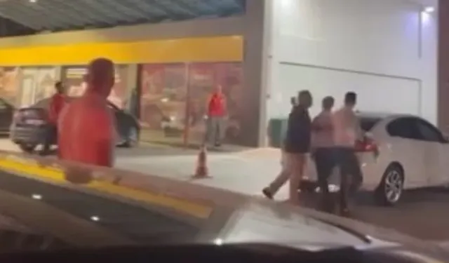 Bursa’da benzin istasyonunda kavga! Sopalarla birbirlerine saldırdılar