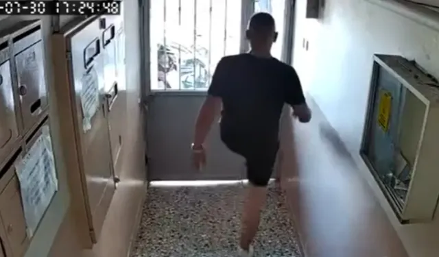 Bursa’da teslimat sonrası ilginç hareket! Kapıya tekmeyle müdahale etti