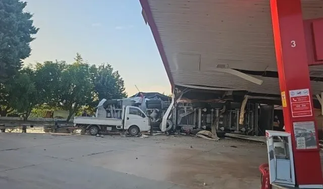 Bursa’da kömür yüklü tır istasyona daldı