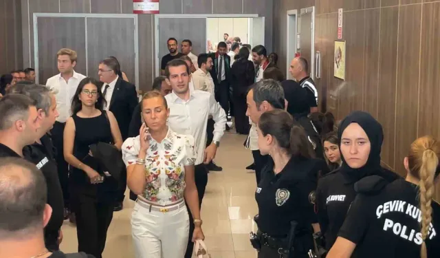 Bursa’da 63 sanıklı rüşvet ve yolsuzluk davasında ortalık karıştı! Mahkeme salonu boşaltıldı