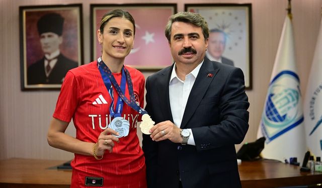 Bursa’nın gururu Hatice Kübra İlgün’den çifte madalya!