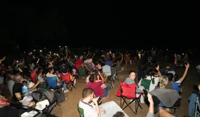Bursa'da geceyi gökyüzüne bakarak geçirdiler! Perseid Meteor Yağmuru için akın ettiler