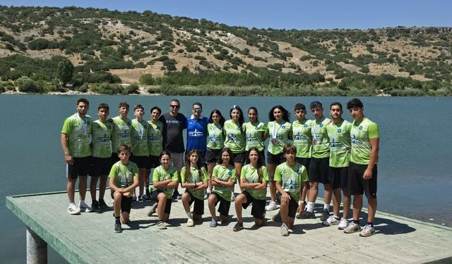 Belediyespor kanocuları 12 madalyayla dönen sporcular zirvede