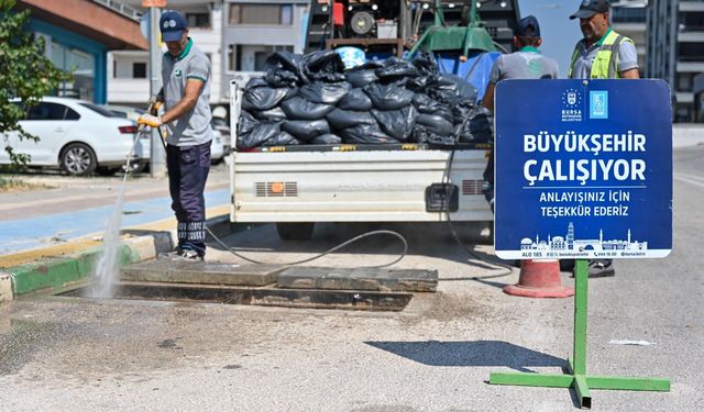Bursa’da yağış öncesi kritik çalışma! Binlerce yağmur ızgarası temizlendi
