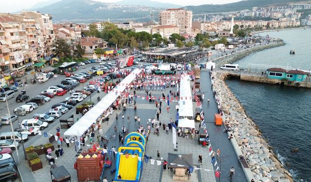 Bursa’da fetih coşkusu Gemlik’i sardı! 700. Yıl Şenlikleri’nde renkli görüntüler