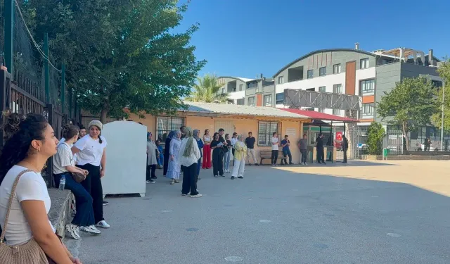 Bursa'da 11 kadro için 65 aday yarıştı