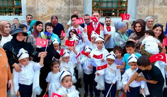 Sultan II. Bayezid’in 530 yıllık vasiyeti Bursa’da gerçekleşti! 25 çocuk için Tophane’de sünnet şöleni