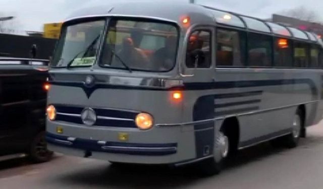 Bursa'da 1950'li yılların otobüsleri yeniden hayat buluyor! 16 klasik otobüs bir araya geldi