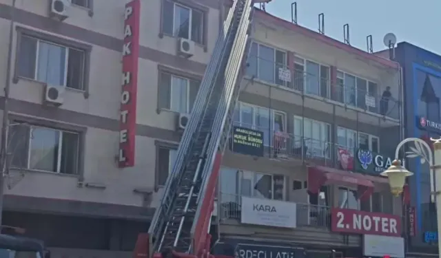 Bursa Gemlik'te pasaj yangını! Çatı katında hasar oluştu
