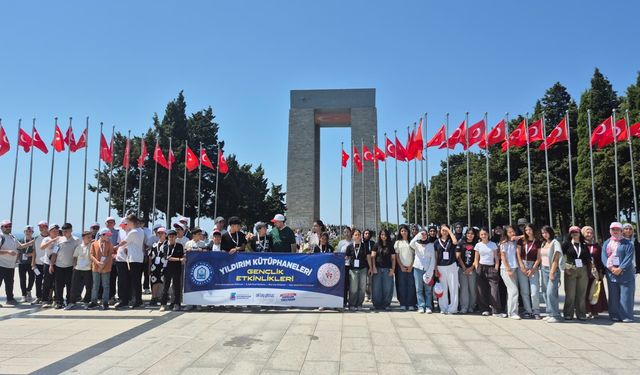 Bursa’dan Çanakkale’ye anlamlı yolculuk! 76 öğrenci şehitlikleri ziyaret etti