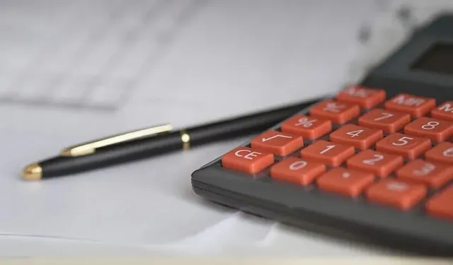 2026 yılı büyüme beklentisi yüzde 3,3, enflasyon tahmini yüzde 28,4 oldu