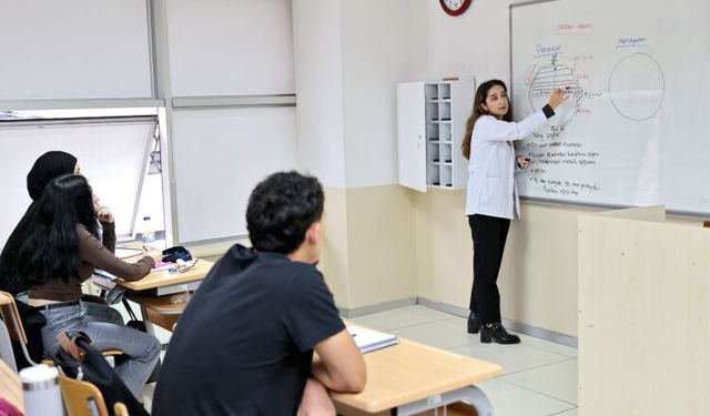 Bursa’da YKS’ye hazırlanan gençlere ücretsiz eğitim fırsatı